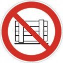 Symbole d’interdiction ASR A1.3/DIN EN ISO 7010 dépôt et entreposage interdits film